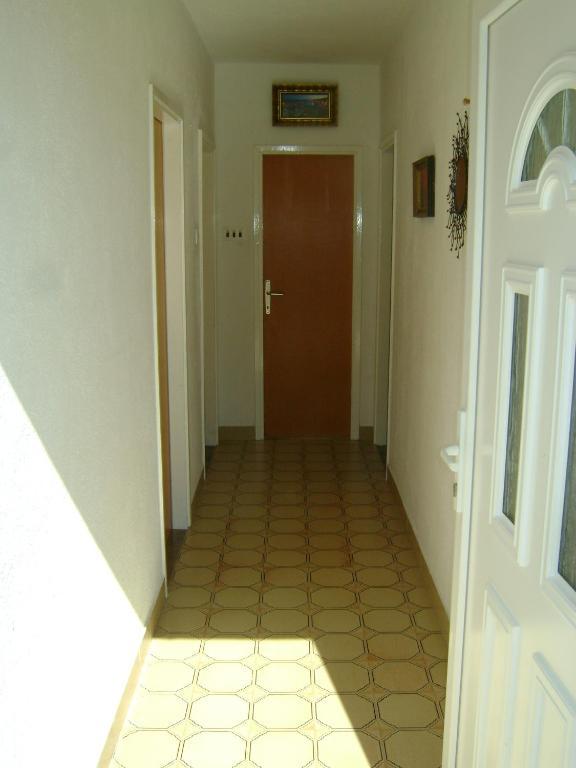 Apartments Mila Bol Habitación foto