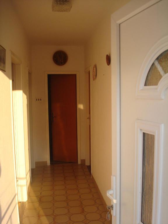 Apartments Mila Bol Habitación foto