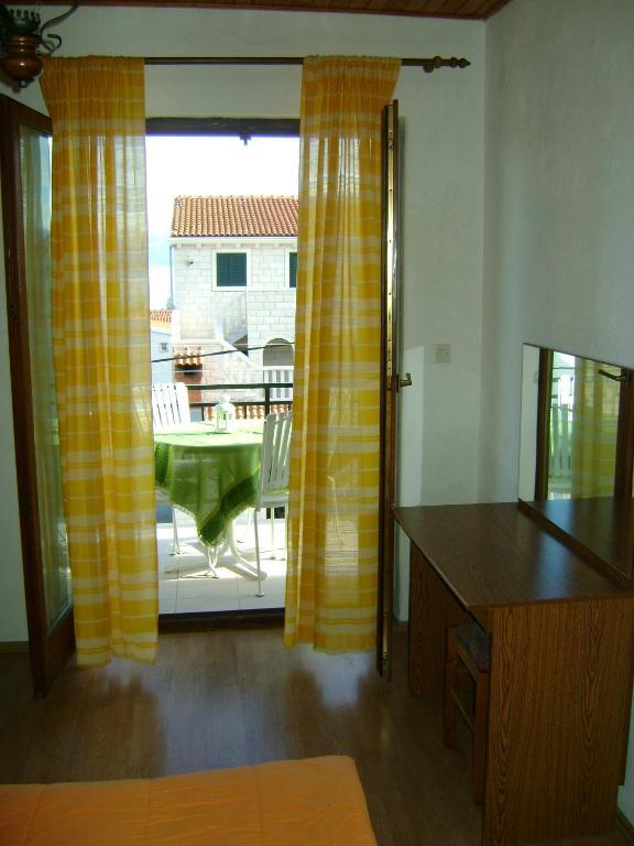 Apartments Mila Bol Habitación foto